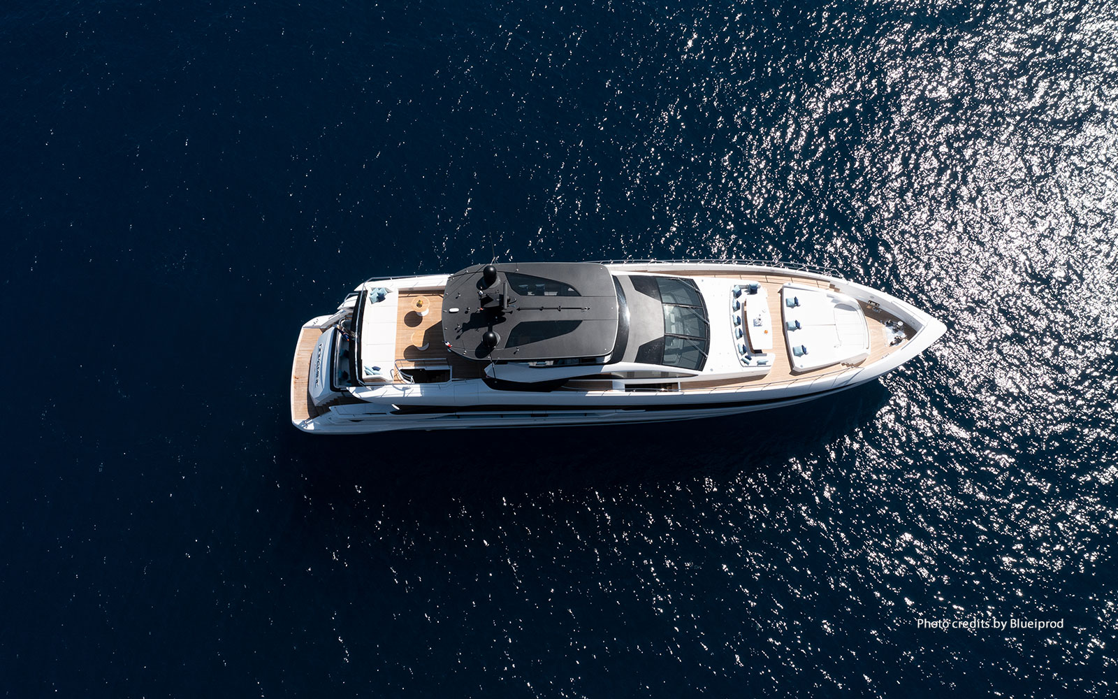 Yacht C2, Mangusta Gransport 33 CHARTERWORLD Luxury Superyacht Charters